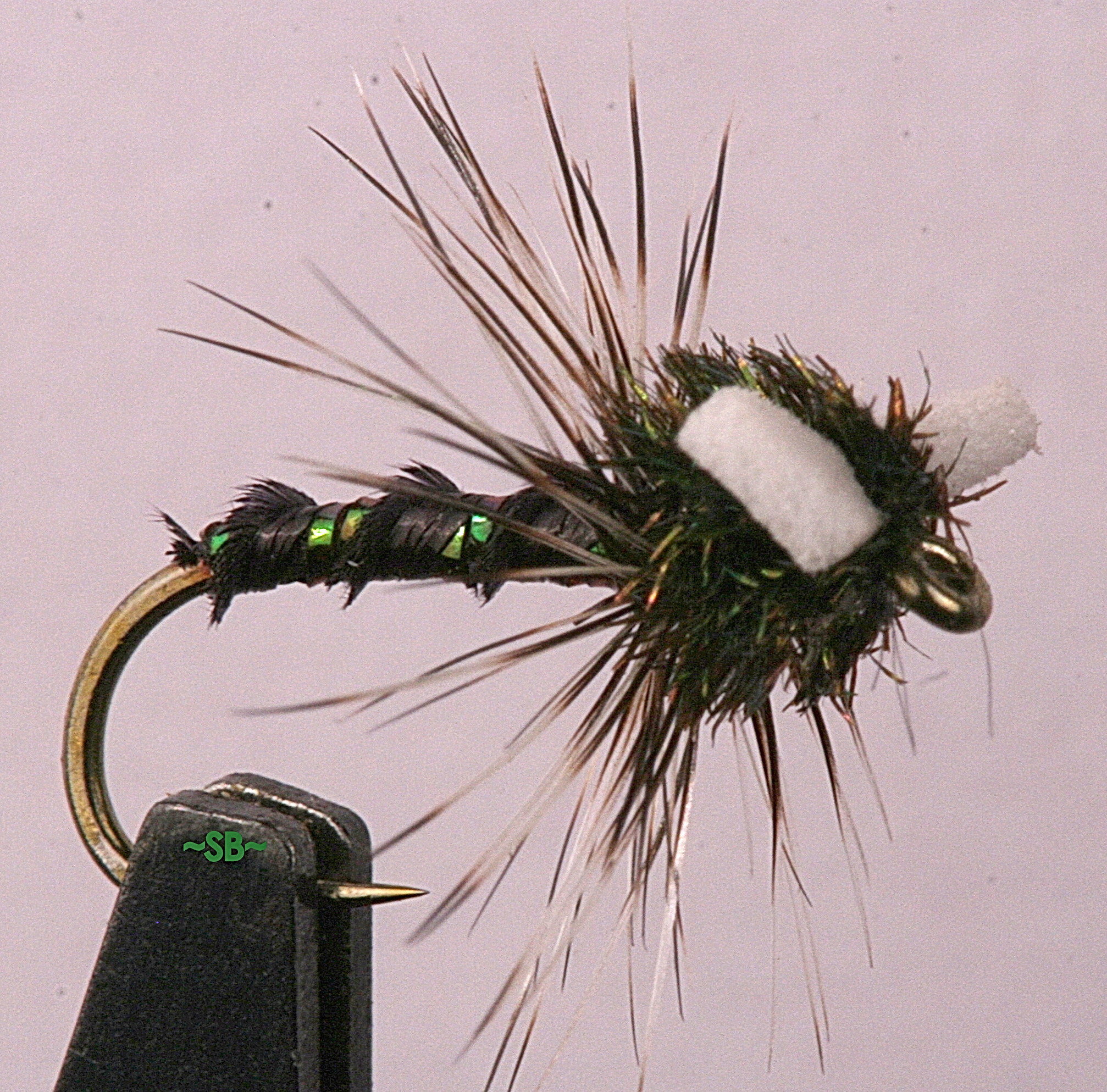 Fly Tying: Midge Emerger – SwittersB & Exploring