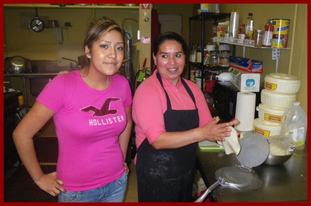 Natalie y Mari Chelita's