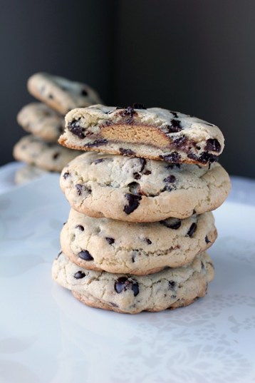 peanutbuttercupstuffedchocolatechipcookie1-512x768