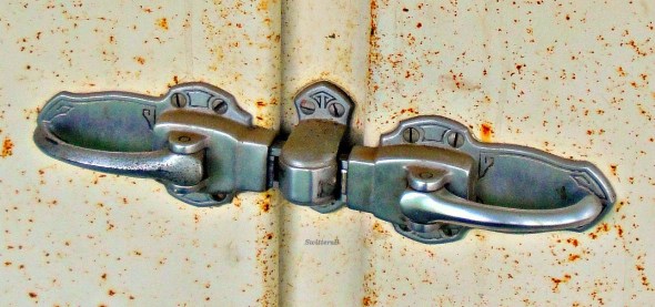 Old Frigidaire Door Handles SB