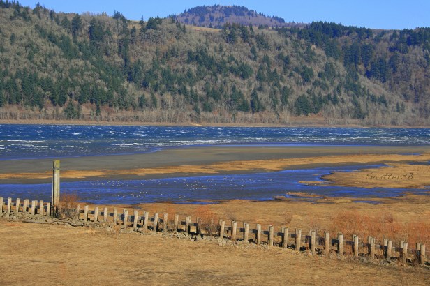 Columbia River low and windy SB
