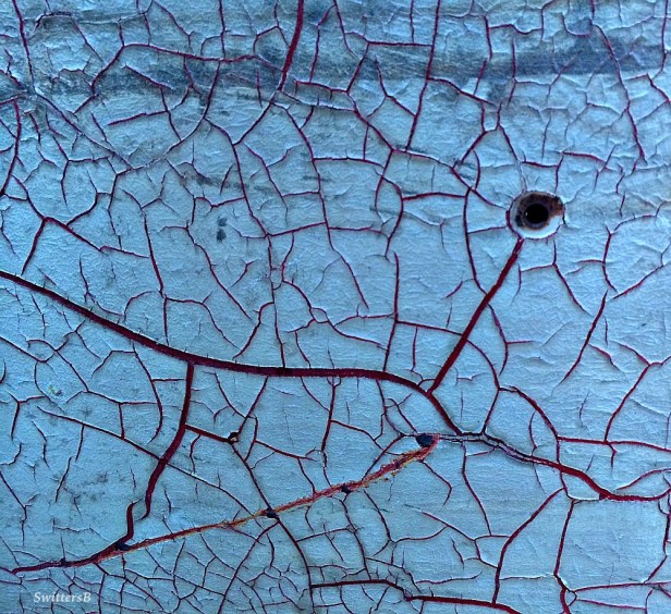 Photography-cracked paint-cabinet-wasteland-imagination-SwittersB