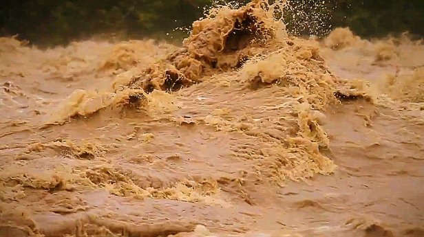 Photography-Tyler Malay-Alexandra Erickson-SwittersB-Sandy River-2011-flood