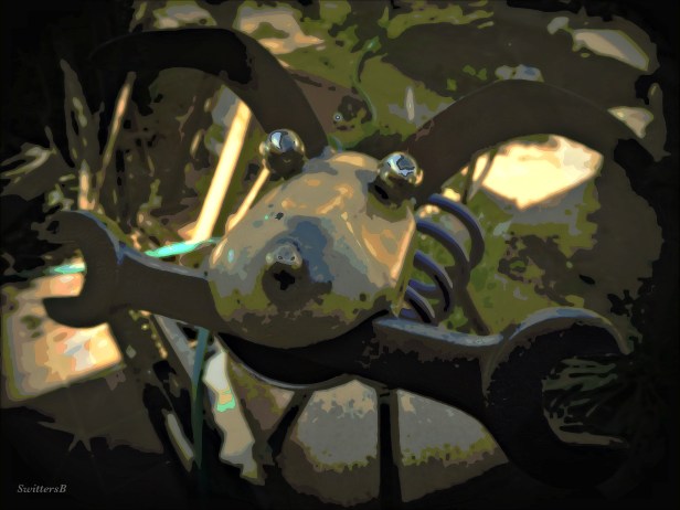 photography-yard art-dog-wrench bone-SwittersB