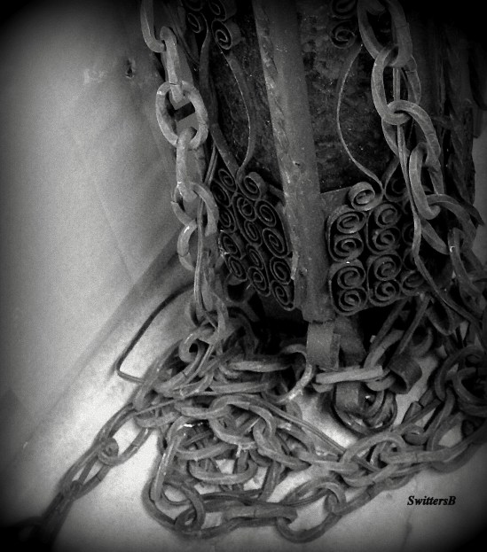 Chains-Freedom-SwittersB-Photography