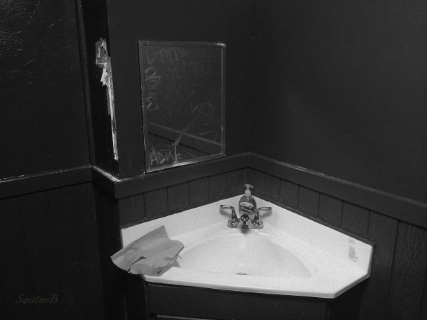 sink-tavern-dirty-photography-SwittersB