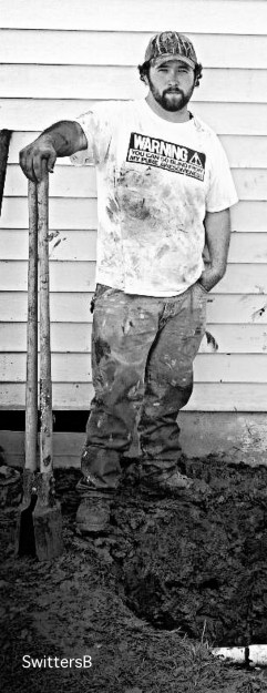 Tony Muncy-digging-work-son-photography-SwittersB