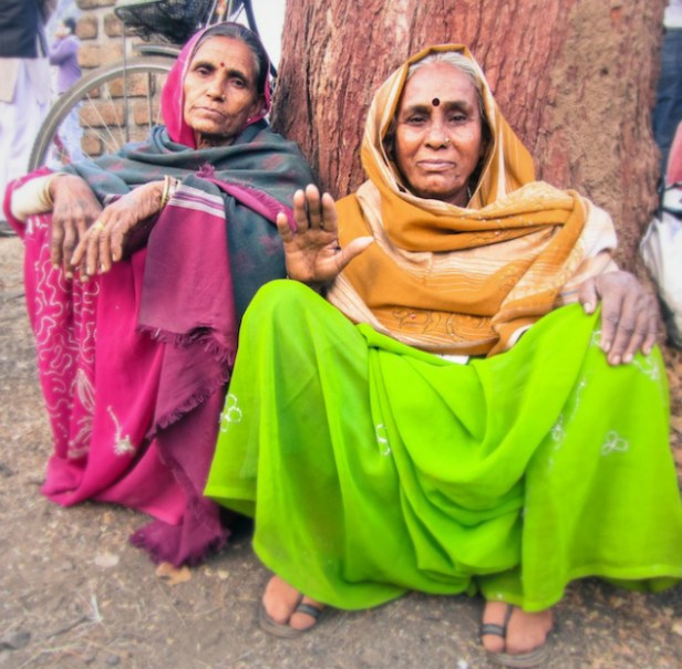 bright-indian-women a new life wandering