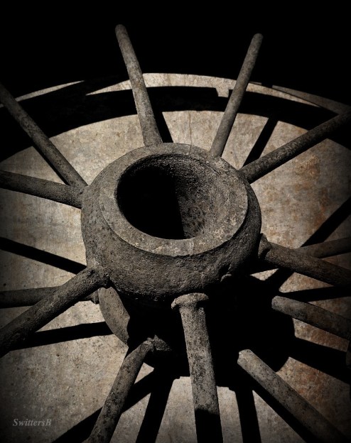 hub-old iron wheel-spokes-shadows-photography-SwittersB
