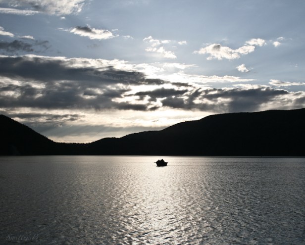one boat-Oregon-East Lake-fishing-photography-solitude-SwittersB