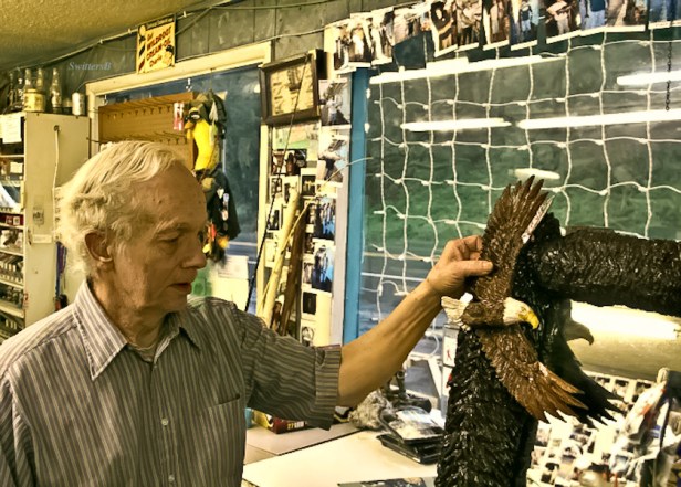 charlie knight-Oregon-Otis-eagle carving-art-SwittersB-store