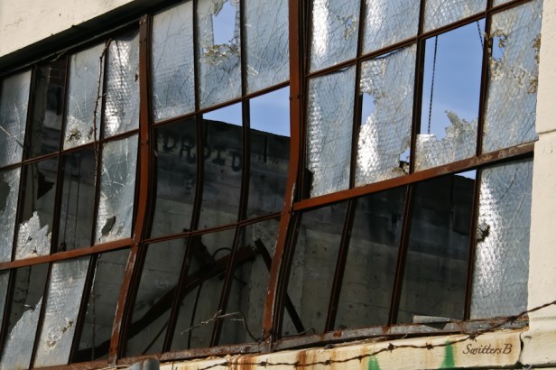 warped window-fire damage-shattered glass-Portland-SwittersB