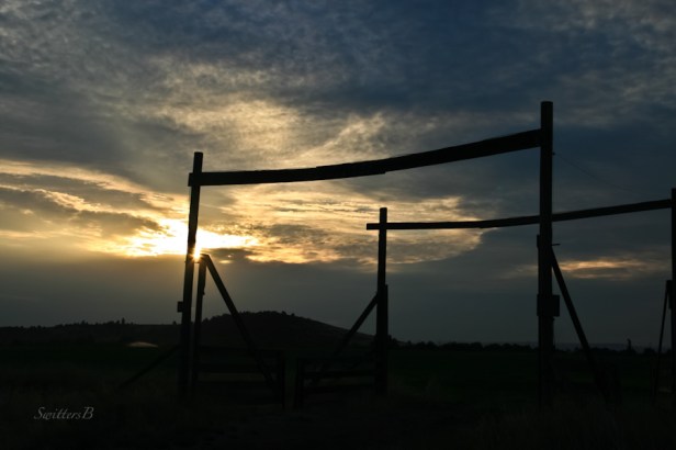 sunrise-SwittersB-morning-gates-Central Oregon-Gary Muncy