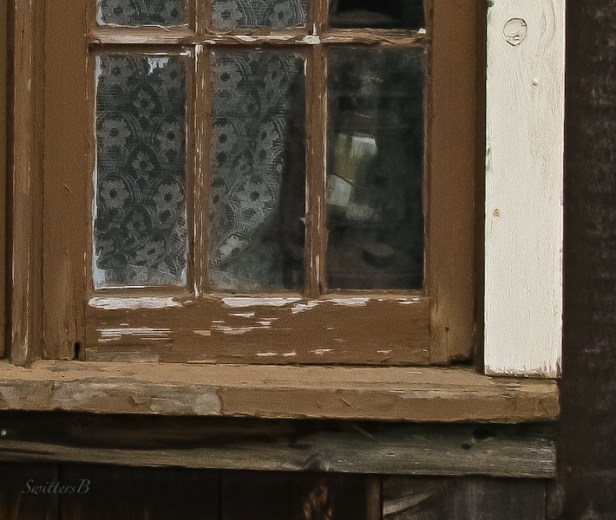 window-lace-peeling paint-rustic-SwittersB