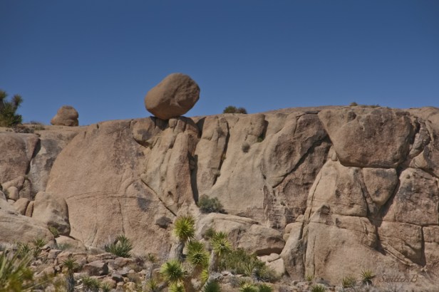 boulder-teetering-Mojave-desert-SwittersB