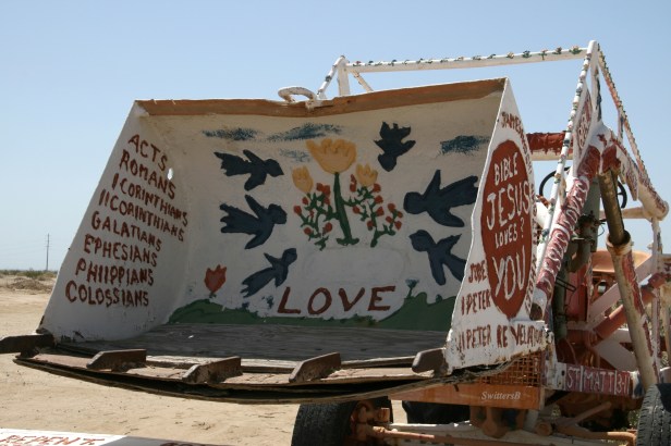 salvation mountain-scoop shovel-SwittersB
