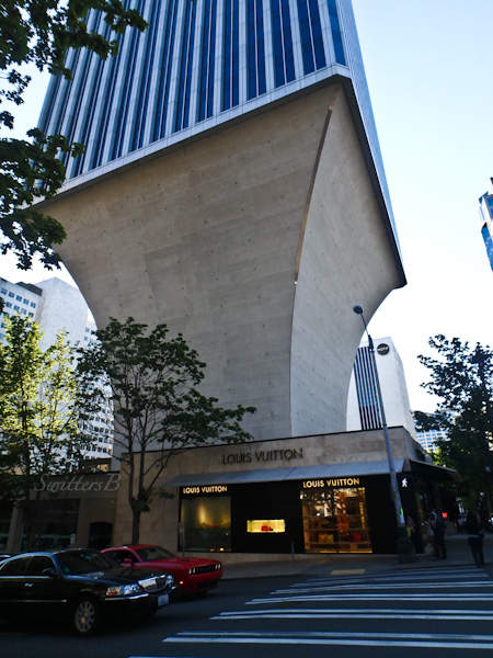 Rainier Tower, base, Seattle, SwittersB