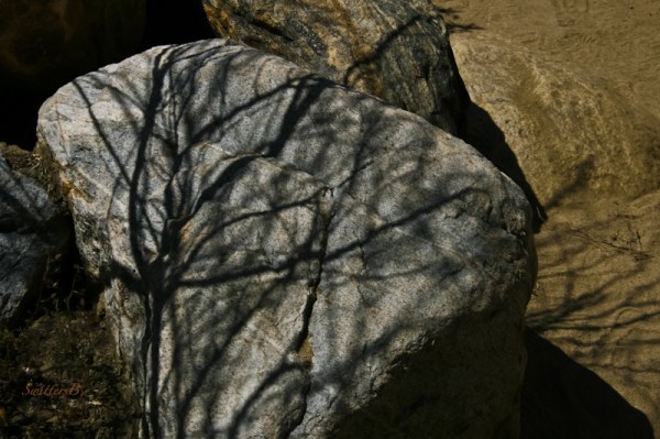 shadows-rock-desert-SwittersB