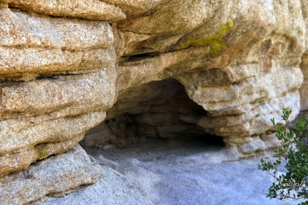 shelter--desert-cave-Barker Dam-Joshua Tree-SwittersB-2