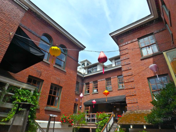 courtyard, Edgefield, SwittersB