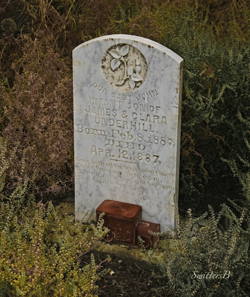 tin truck-child grave-cemetery-Oregon-SwittersB