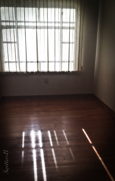 empty room-blinds-sun rays-SwittersB