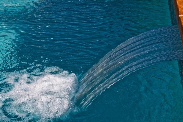 fountain-pool-bubbles-SwittersB