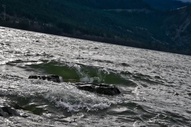 1-columbia river-rocks-spray-SwittersB