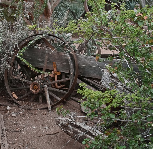 old wagon-desert-decay-SwittersB
