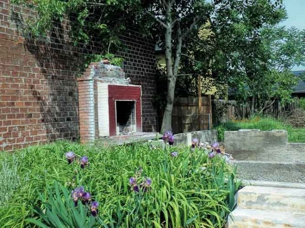 remnants-house-fireplace-stairs-NE Fremont-Pdx-SwittersB