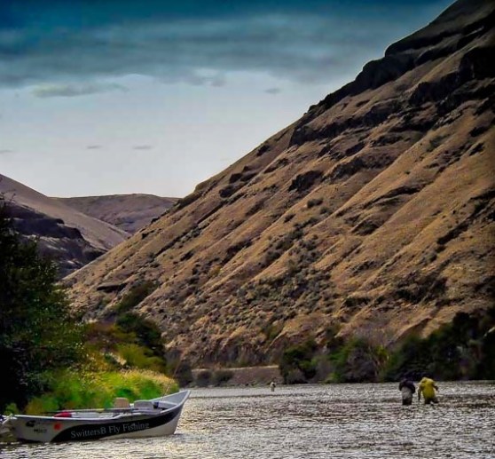 Deschutes R-drift boat-fly fishing-SwittersB