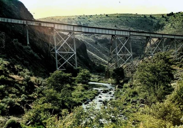 railroad trestle-deschutes-SwittersB