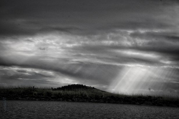 rays-penetrating-clouds-lake-swittersb
