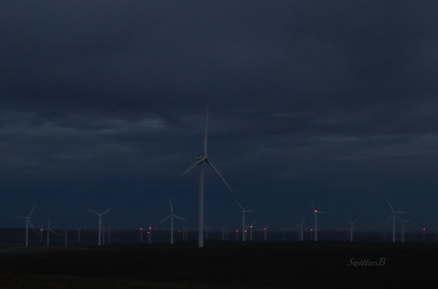 wind-turbines-rufus-oregon-swittersb