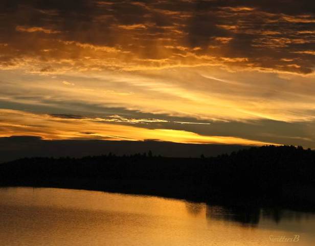 Oregon-sunrise-lake-SwittersB