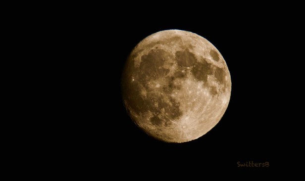 moon-oct 3-2017-SwittersB