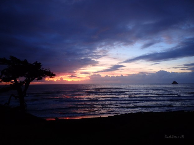 Sunset-dark clouds-Oregon coast-SwittersB