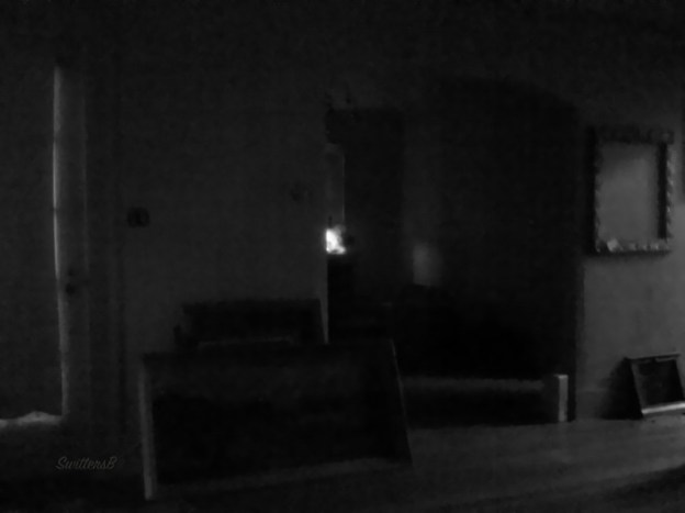 late night-empty room-BW-SwittersB