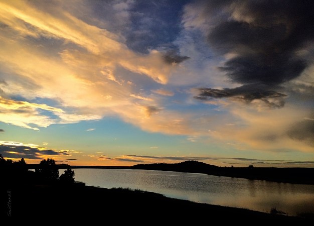 morning-clouds-lake-Oregon-SwittersB