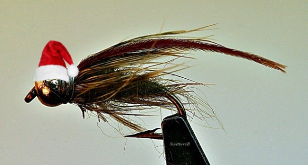 Santa Hat-macro-caddis-pupa-fly-tying-swittersb
